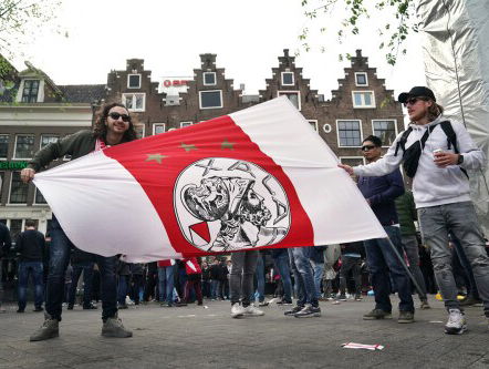 Huldiging Ajax met Wim Bohnenn