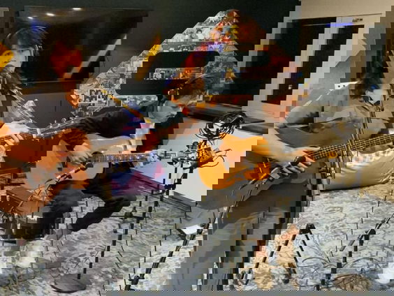 MEAU live in Thuis op 5: 'Je hoort ze zoals ze is'