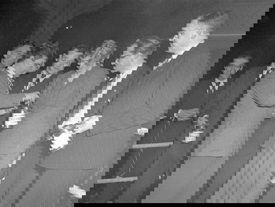 Van Nu Naar Toen: Wanneer zijn we in Nederland begonnen met collecteren?