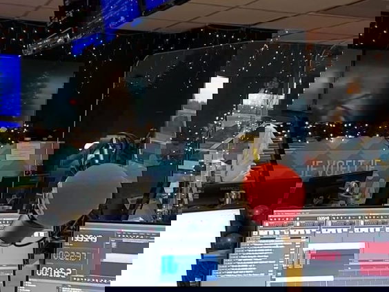 Stef Bos brengt ode aan 25-jarig jubileum Ron Kas