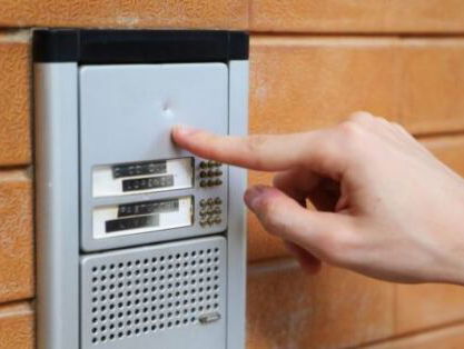 Consumentenbond houdt deurverkopers in de gaten