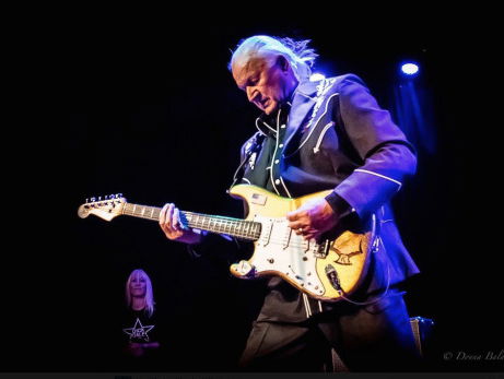 Gitarist Dick Dale overleden