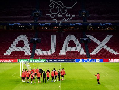 Voorzitter Ajax-supportersvereniging vindt vuurwerk-incident niet erg