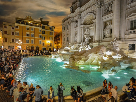 Munten gooien in fonteinen