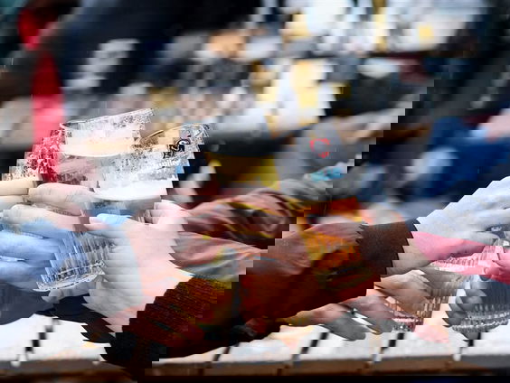 Is alcoholvrij bier gezonder dan gewoon bier? Koelkast coach Sabine legt het uit.