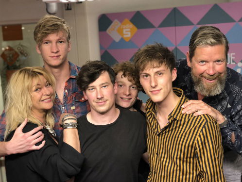 Sorry john is te gast in De MAX!