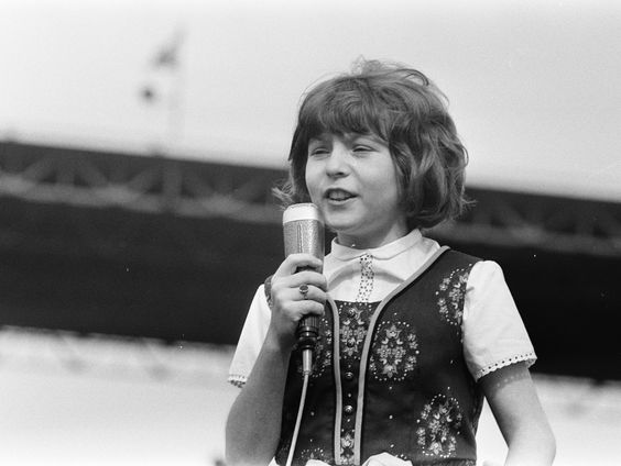Wilma is 11 jaar als ze een hit scoort met Heintje in 1968