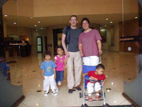 Henk alweer 15 jaar gelukkig met adoptiekinderen