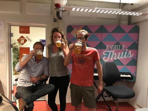 Bier und Schweinehaxe van restaurant Kartoffel in Thuis op 5!