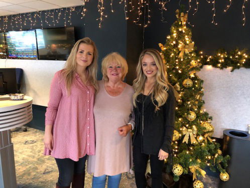 Live muziek: Jordyn Mallory & Jennifer Ewbank met hunh Nashville Night songs