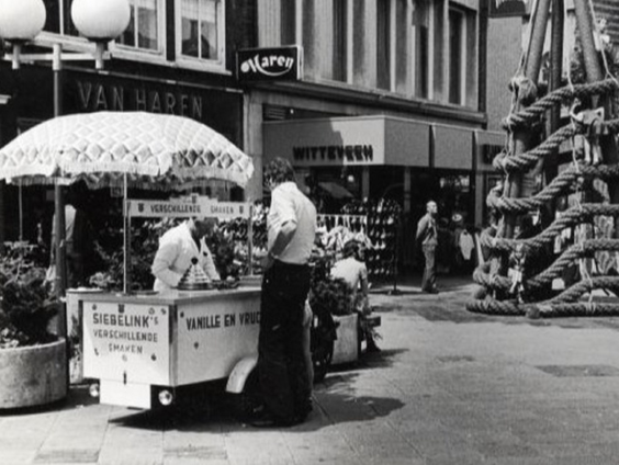 Arjan Berendsen op pad met nostalgische ijscokar