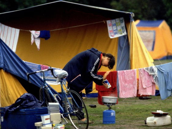 Van Nu Naar Toen: Sinds wanneer kamperen we in Frankrijk?