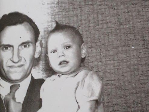 Ria de Ruijter zoekt familie van vader deel 2