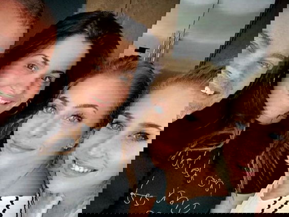 Vader Rick over Lisa, Amy en Shelley (O'G3NE)