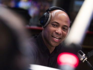 Humberto Tan maakt weer radio