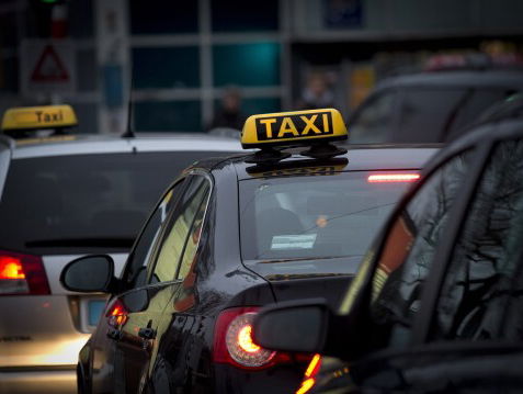 Taxichauffeur Stef doet mee aan protest tegen Uber