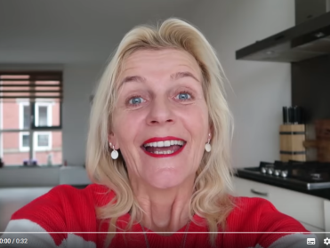 Moeder (52) van Enzo Knol gaat vloggen