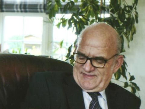 Zingende en dansende koster uit Soest