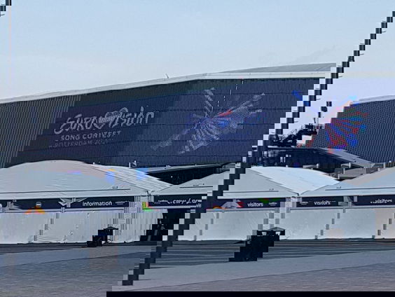 Tom van den Oetelaar over het Mediacafé Songfestival