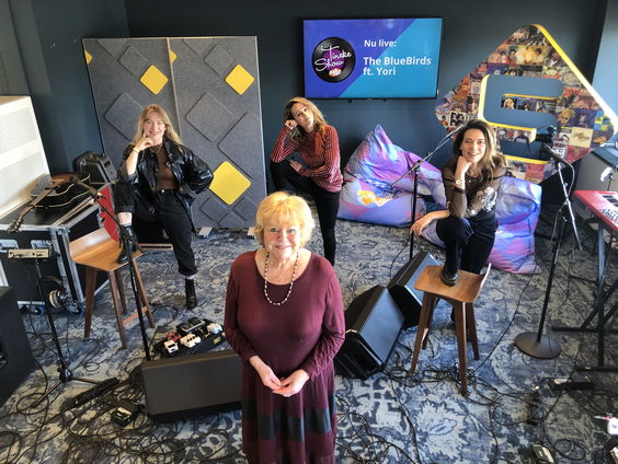 The BlueBird ft. Yori zijn te gast in TinekeShow!