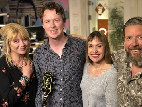 Christine Lakeland Cale, de weduwe van JJ Cale brengt nog nooit eerder vertoond materiaal uit.