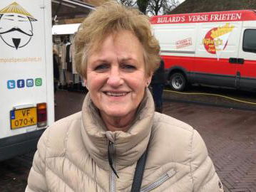 Truus van der Ploeg zoekt buurmeisje Trude Buijs