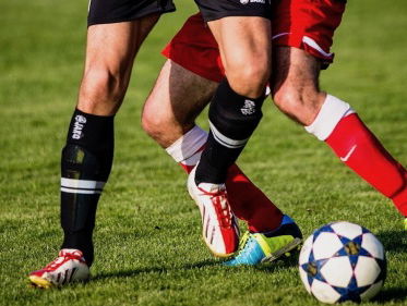 Vrouwelijke scheidsrechter bij Supercupduel Liverpool-Chelsea