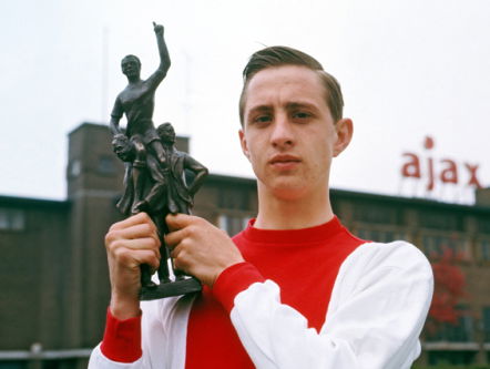 Onthulling Johan Cruijff-wand en borstbeeld in Arena