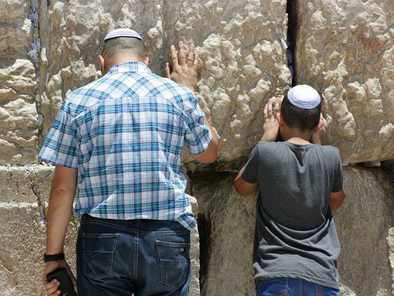 Arm en rijk, maar naar wie kijken we?