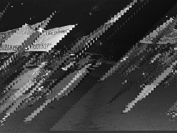 In Spanje sterven twee mannen aan de wurgpaal. Protesten door heel Europa in 1975.