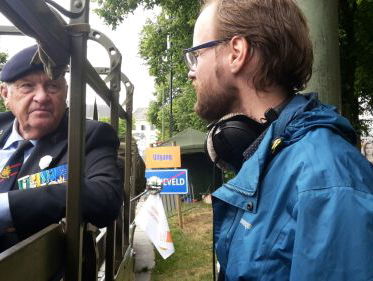 Verslaggever Koen Bugter volgt de binnenkomst van de militairen