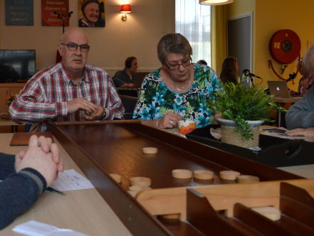 Luuk verzorgt het eten bij 'Bij Bosshardt'