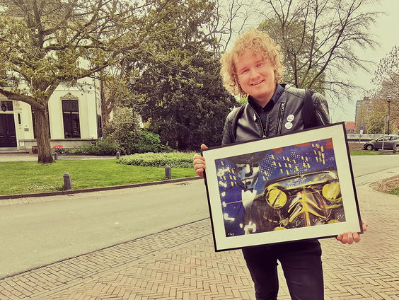 Een echte Herman Brood tussen het afval