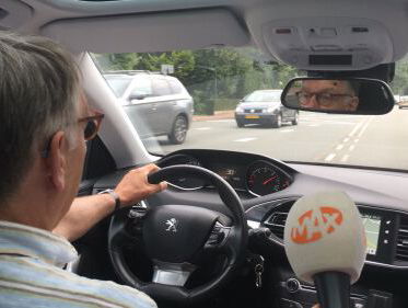 Henk is geslaagd voor zijn examen!