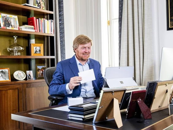 Anneke Sipkens en Pieter Verhoeve over 'Post voor het Paleis' - Deel 1