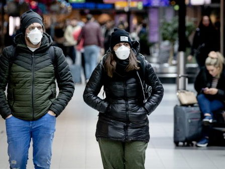 Limburgers lijken te wachten op eerste coronabesmetting