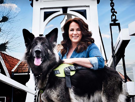 Het leven van geleidehond Yoko is opgeschreven door haar baasje!