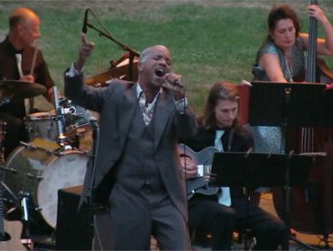 Arnold Veeman zingt Mien Grunneger Stad Kingsday edition!