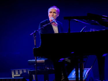 Stef Bos neemt de tijd