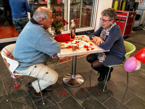 Dating: Rob Valk date in de studio