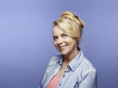 Astrid de Jong gaat op de koffie in woonzorgcentrum Margareta om vakantieherinneringen op te halen