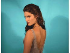 Zangers Lorren te gast in de studio om te praten over haar nieuwe single 'Alone'