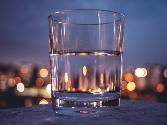 HZD: Waarom die halve glaasjes?