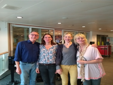 Hester van Hasselt en Bianca Sistermans over eenzame doden en dichters