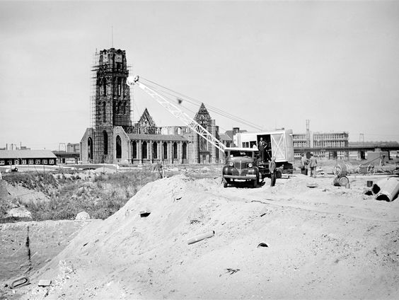 Bombardement Rotterdam in oorlogsroman