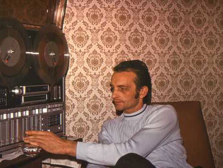 Caroline de Zwart zoekt familie van haar overleden vader