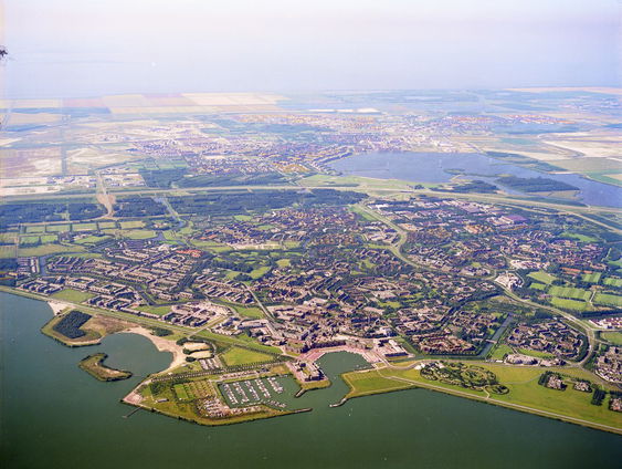 Almere in foto's: van waterplas tot achtste stad van Nederland