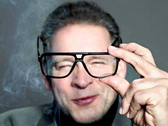 Volgspot Podium: Erik van Muiswinkel zingt Drs. P