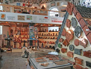 Huub spaart al meer dan 37 jaar.... dakpannen