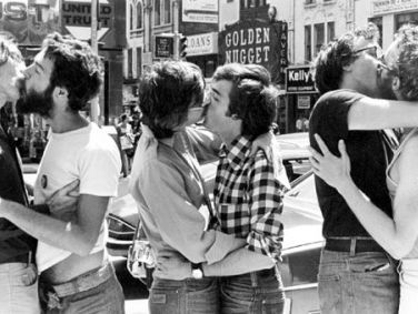 Frank Sanders over homo zijn in 1971